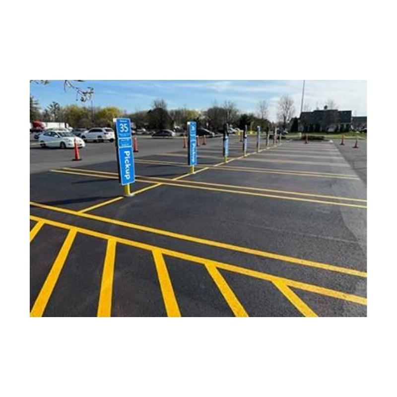 Painting White Yellow Parking Lot Lines With Instant Dry Traffic Paint